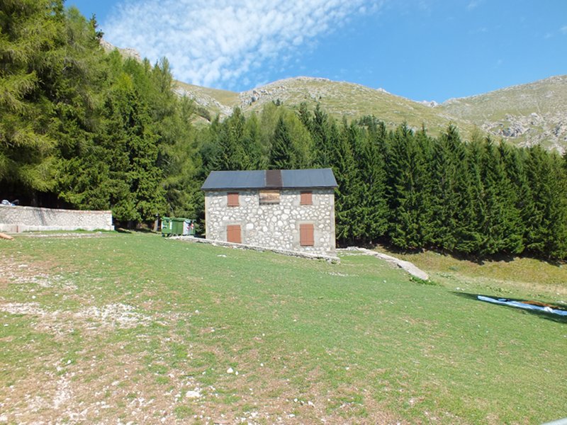 Fonte Vetica mountain hut